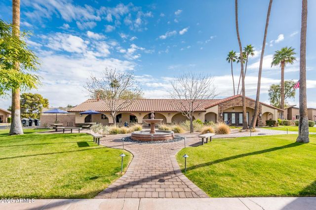 7837 E CRESTWOOD Way, Scottsdale, AZ 85250