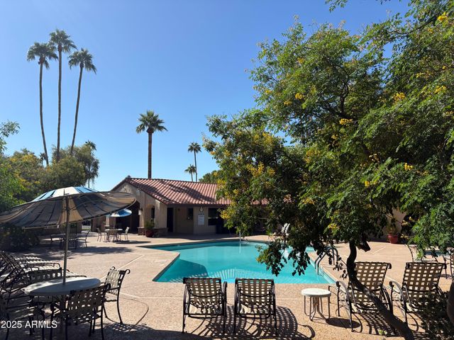 7837 E CRESTWOOD Way, Scottsdale, AZ 85250