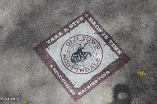 7837 E CRESTWOOD Way, Scottsdale, AZ 85250