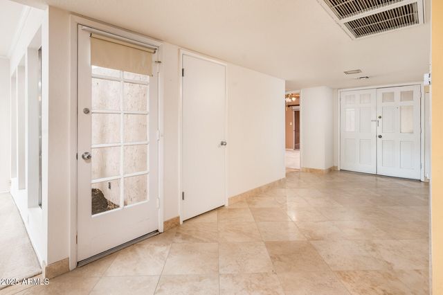 7837 E CRESTWOOD Way, Scottsdale, AZ 85250