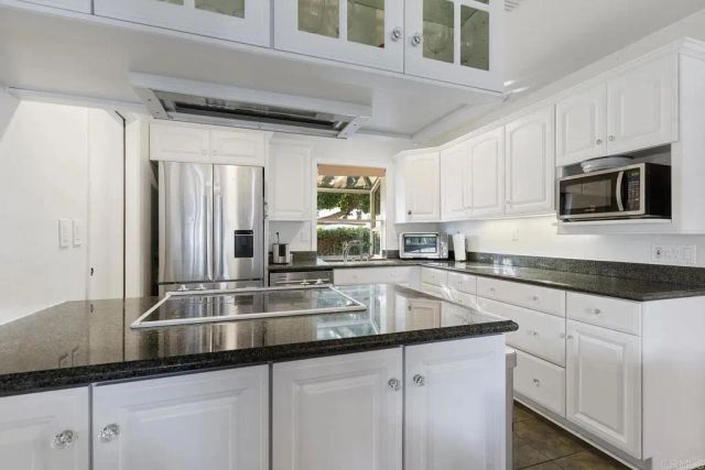 183 Sandberg Street, Thousand Oaks, CA 91360