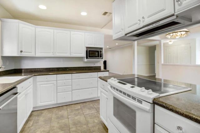 183 Sandberg Street, Thousand Oaks, CA 91360
