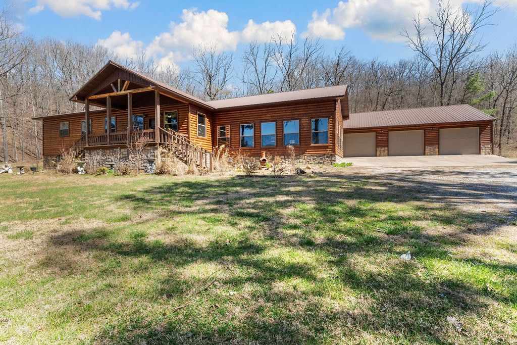 100 Madison 4401, Combs, AR 72721