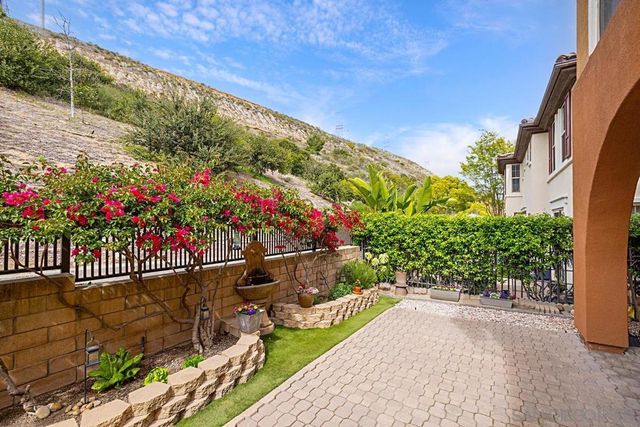 2756 Bellezza Dr., San Diego, CA 92108