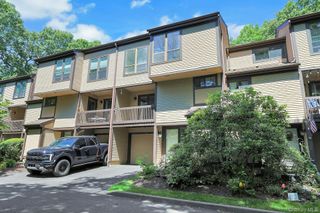 83 Deerfield Lane, Ossining, NY 10562