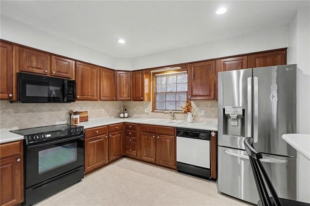 7516 W 96th Terrace, Overland Park, KS 66212