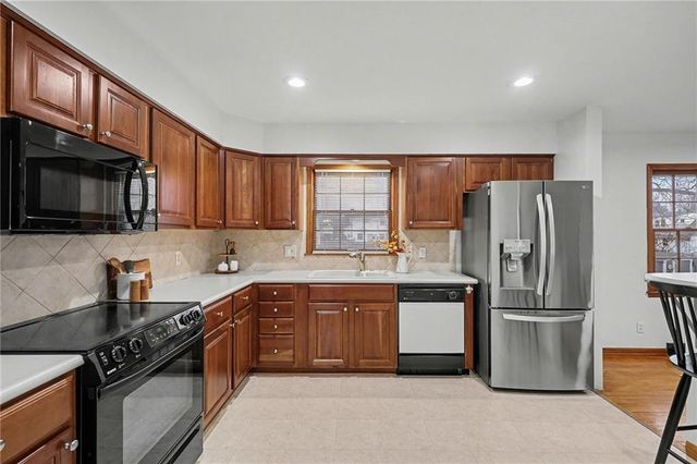 7516 W 96th Terrace, Overland Park, KS 66212