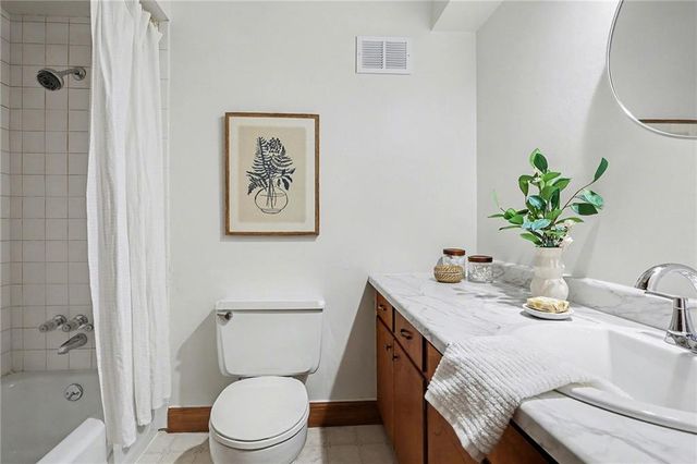 7516 W 96th Terrace, Overland Park, KS 66212