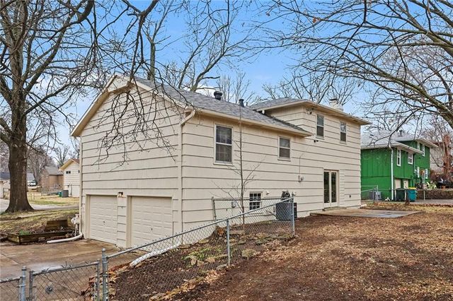 7516 W 96th Terrace, Overland Park, KS 66212