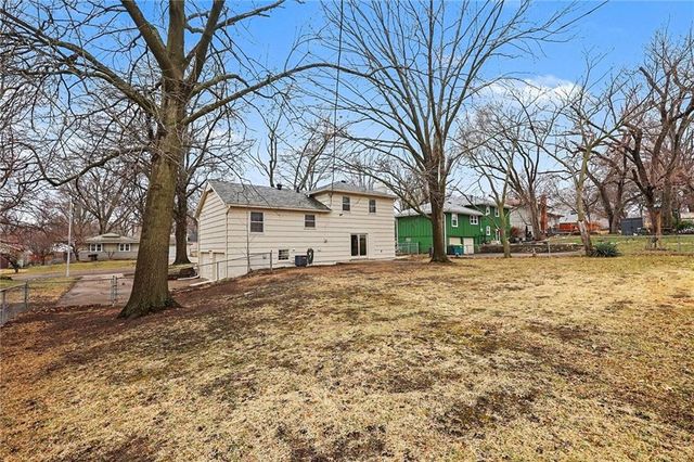 7516 W 96th Terrace, Overland Park, KS 66212