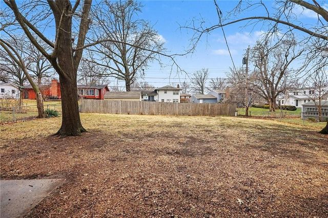 7516 W 96th Terrace, Overland Park, KS 66212