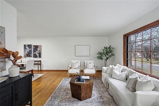 7516 W 96th Terrace, Overland Park, KS 66212