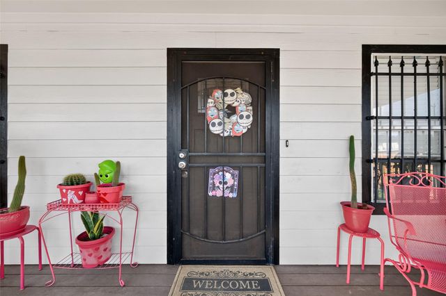 510 Dell Court B, Houston, TX 77009