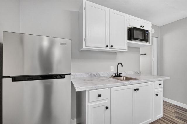 510 Dell Court B, Houston, TX 77009