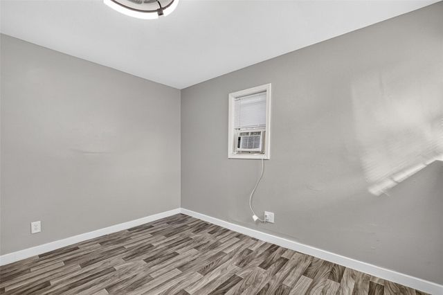 510 Dell Court B, Houston, TX 77009