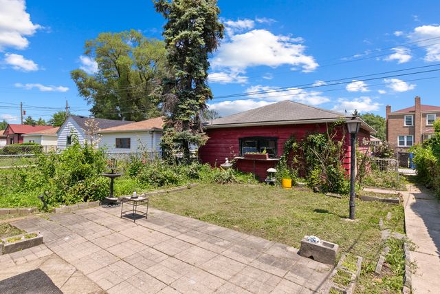 10553 S Calumet Avenue, Chicago, IL 60628