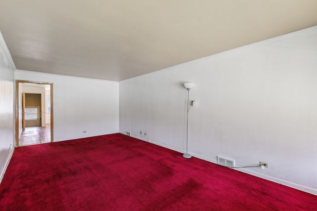 10553 S Calumet Avenue, Chicago, IL 60628