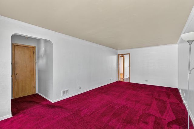 10553 S Calumet Avenue, Chicago, IL 60628