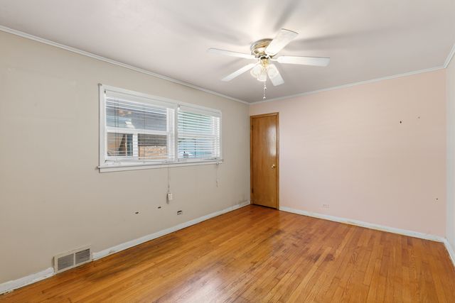 10553 S Calumet Avenue, Chicago, IL 60628