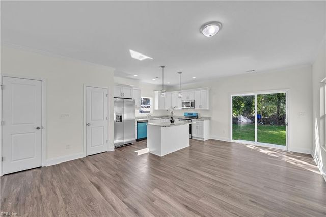 721 Ashley AVE B, Suffolk, VA 23434