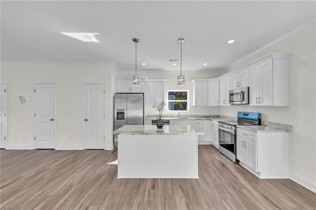 721 Ashley AVE B, Suffolk, VA 23434