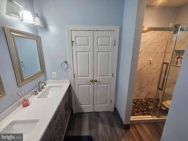 44121 RIVERPOINT DR, Leesburg, VA 20176