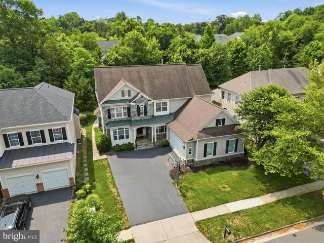 44121 RIVERPOINT DR, Leesburg, VA 20176
