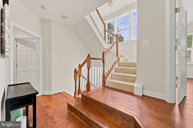 44121 RIVERPOINT DR, Leesburg, VA 20176