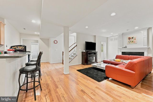 44121 RIVERPOINT DR, Leesburg, VA 20176