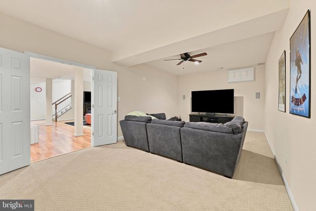44121 RIVERPOINT DR, Leesburg, VA 20176