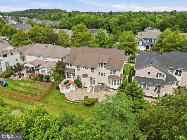 44121 RIVERPOINT DR, Leesburg, VA 20176