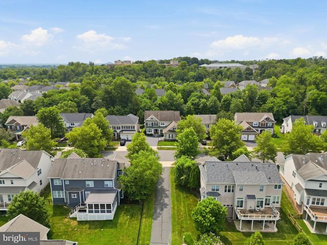 44121 RIVERPOINT DR, Leesburg, VA 20176