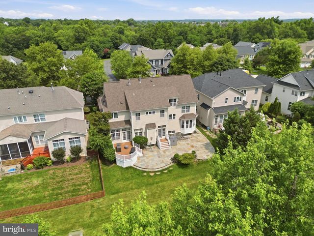 44121 RIVERPOINT DR, Leesburg, VA 20176
