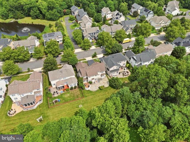44121 RIVERPOINT DR, Leesburg, VA 20176