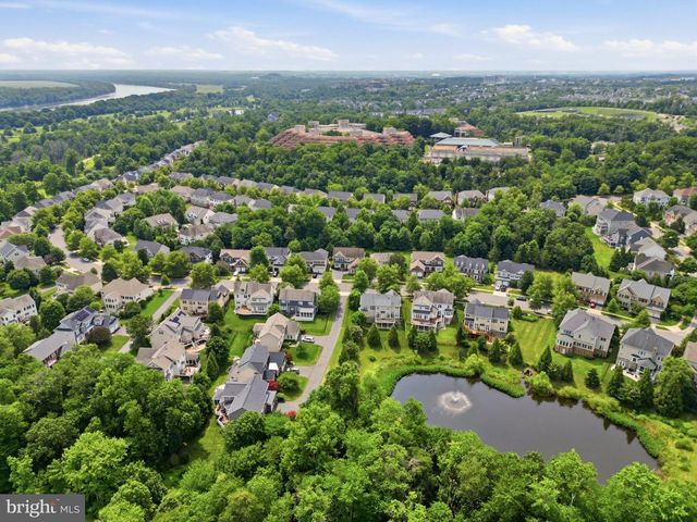44121 RIVERPOINT DR, Leesburg, VA 20176