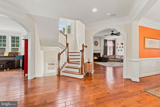 44121 RIVERPOINT DR, Leesburg, VA 20176