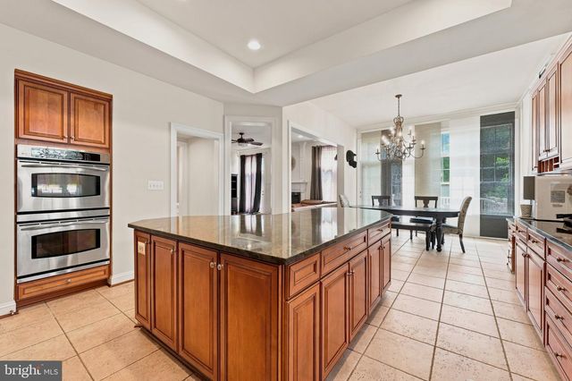 44121 RIVERPOINT DR, Leesburg, VA 20176