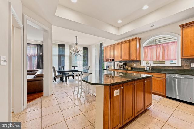 44121 RIVERPOINT DR, Leesburg, VA 20176