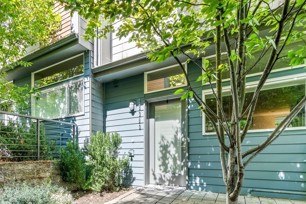 2605 22nd Avenue W #D, Seattle, WA 98199