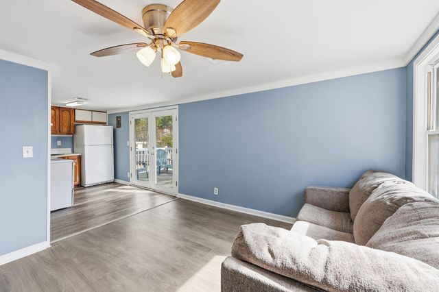 3884 Mineola Ave., Little River, SC 29566