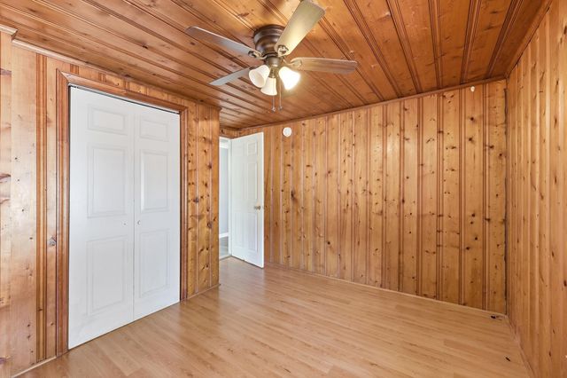 3884 Mineola Ave., Little River, SC 29566