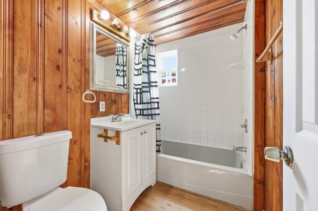 3884 Mineola Ave., Little River, SC 29566