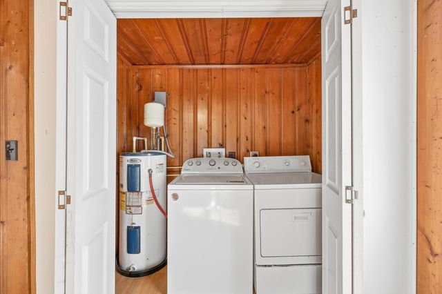 3884 Mineola Ave., Little River, SC 29566