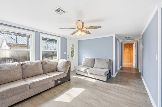 3884 Mineola Ave., Little River, SC 29566