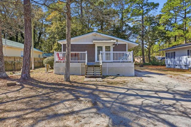3884 Mineola Ave., Little River, SC 29566