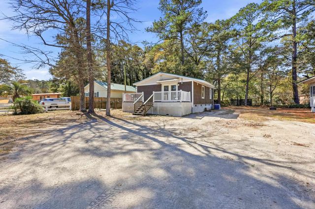 3884 Mineola Ave., Little River, SC 29566