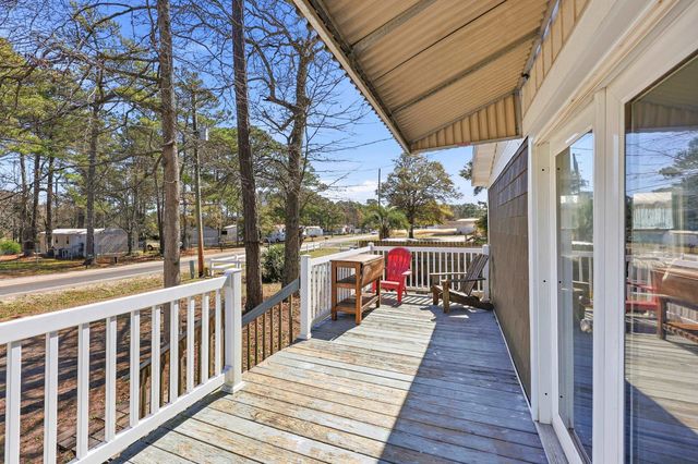 3884 Mineola Ave., Little River, SC 29566