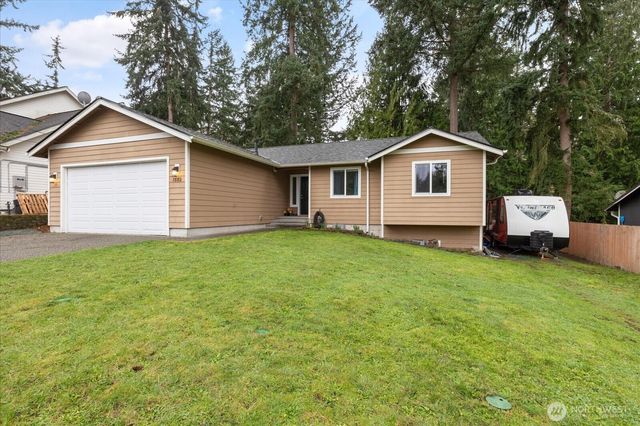 7882 Blakely Avenue, Clinton, WA 98236