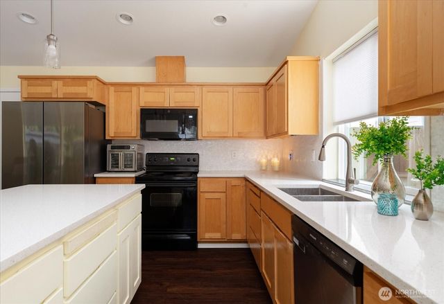 7882 Blakely Avenue, Clinton, WA 98236