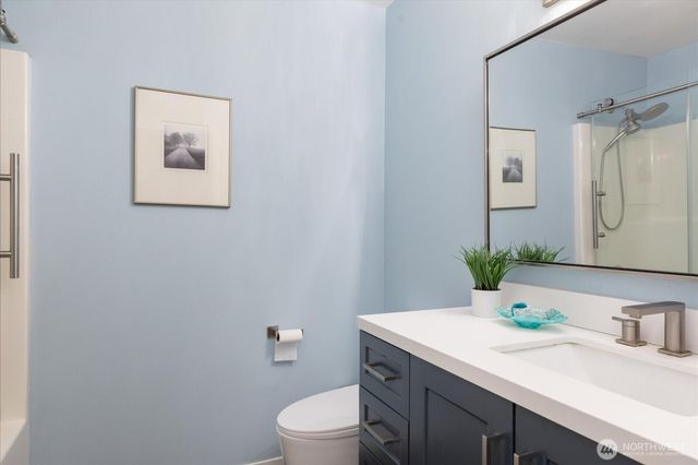 7882 Blakely Avenue, Clinton, WA 98236